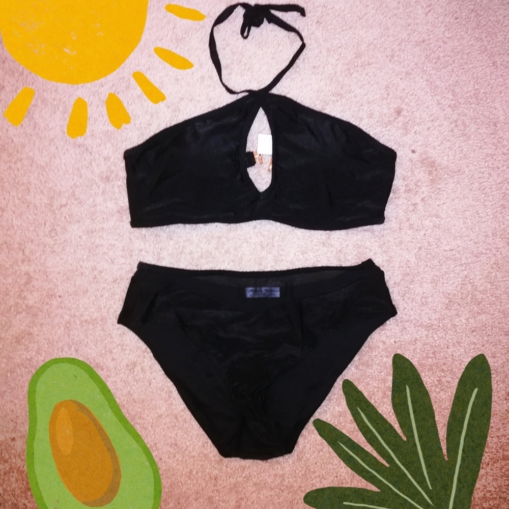 Halter Two Pieces Swimsuit - Picture 2 of 4